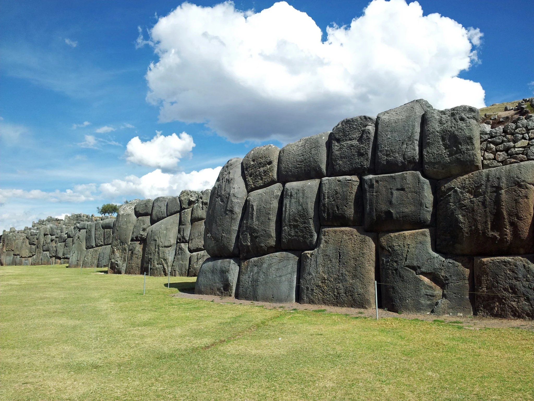 Sacsayhuaman mega construction